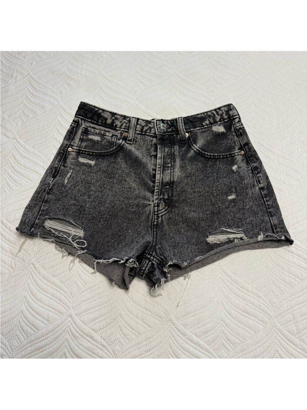 Wild Fable Women’s Black Stonewashed Distressed Denim Shorts. Size 10